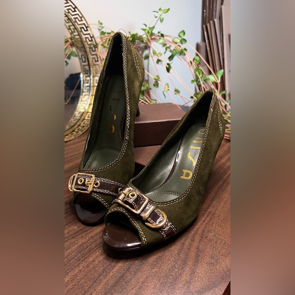 Stunning Vintage Unisa Heels